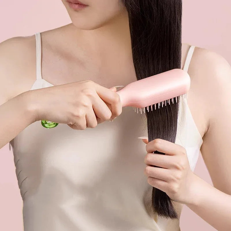 Self-Cleaning Anti-Static Hair Brush - PalmShop